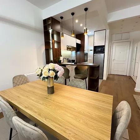 Apartamento Cetinjska Palace Belgrado