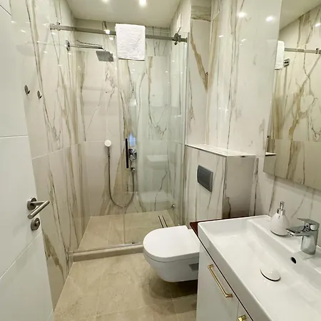 Apartamento Cetinjska Palace